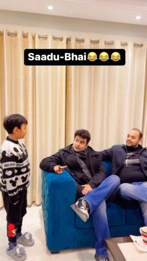Sugandha Mishra Instagram - Saadu Bhai matlab ? 😂😂😂
.
.
.
.
#marriedlife #lol #couplegoals #reels #sanketbhosale #drsanketbhosale #sugandhamishra #funnyvideos #funnyreels