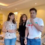 Sugandha Mishra Instagram - Childhood Friends 😂😂😂 #lol #comedy #family #friendship #sanketbhosale #sugandhamishra #drsanketbhosale #suket
