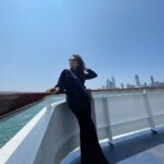 Sugandha Mishra Instagram - Chicago 🛳️ #swipeleft . . #beautiful #weather #chilled #cruise #chicago #chicagocruise #vibes Chicago River Cruise