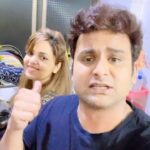 Sugandha Mishra Instagram - Mere sath Dhoka hua hai! 🤣🤣🤣 . . #couplegoals #powercouple #jokes #reels #funnyvideos #lol #sanketbhosale #sugandhamishra #drsanketbhosale