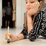 Sugandha Mishra Instagram - When u dont want to work but you have to 😂#diwalikisafai #lol #diwali #cleaning #omg #comedy #comedyvideos #sugandhamishra Mumbai, Maharashtra