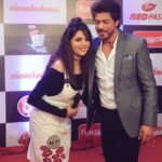 Sugandha Mishra Instagram - Happy Birthday King Khan @iamsrk sir , gem of a person , A True Gentleman ❤️❤️❤️❤️❤️❤️❤️❤️ . . #swipeleft #happybirthday #srk #shahrukhkhan #happybirthdaysrk #happybirthdayshahrukhkhan #pathan #sugandhamishra #throwback #danceplus #bollywood #tkss #lol #love #fan