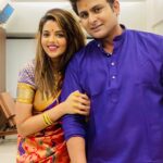 Sugandha Mishra Instagram - Diwali ke din Pati ke Haanthon se Saari Theek karwane ka apna hi maza hai 🤪#swipeleft 𝐇𝐀𝐏𝐏𝐘 𝐃𝐈𝐖𝐀𝐋𝐈 🪔❤️💥 . . #family #familytime #festive #vibes #love #life #blessed #happydiwali #couplegoals #powercouple #paithanisaree #saree #indian #sareelook #suket #shareyourlight Mumbai, Maharashtra