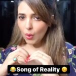 Sugandha Mishra Instagram - #filtersong #filter #phone #lol #beauty #omg #sugandhamishra #funnyvideos #comedyreels