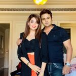 Sugandha Mishra Instagram - Orange is new 🖤 . . #dxb #swipeleft #couplegoals #powercouple #orange #black #orangeisthenewblack #dubai #instapic #pose #love #versace Palazzo Versace Dubai