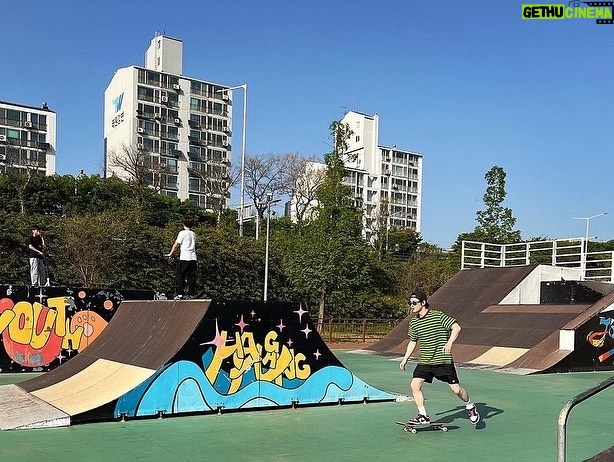 Suho Instagram - Summer🛹