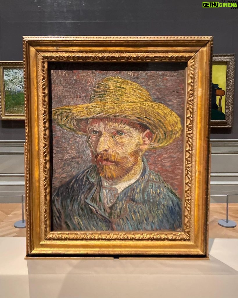 Suho Instagram - 어김없이 Vincent van Gogh를 만나고 왔습니다🎨