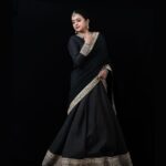 Suma Kanakala Instagram - To Win Big, you need to Dream Big🖤 . styled by @stylebyannapurna Wearing @chandamama_designerstudio Jewellery @sammohana_by_anushauppaluri Makeup @madhu_derangula Hair @koduruamarnath Photography @valmikiramuphotography #sumakanakala #anchorsuma #anchorsumakanakala #kanakalasuma