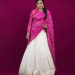 Suma Kanakala Instagram - Life is colorful, when you paint it with love💗🤍✨ . styled by @stylebyannapurna Wearing @chandamama_designerstudio Jewellery @alluringaccessories Makeup @madhu_derangula Hair @koduruamarnath Photography @valmikiramuphotography #sumakanakala #anchorsuma #anchorsumakanakala #kanakalasuma