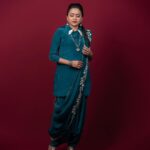 Suma Kanakala Instagram - HAPPINESS is a created Phenomenon✨😊👍🏻 . styled by @stylebyannapurna Wearing @reeda_by_ritika_jinndal Jewellery @tantra.brassjewellery Makeup @madhu_derangula Hair @koduruamarnath Photography @valmikiramuphotography #sumakanakala #anchorsuma #anchorsumakanakala #kanakalasuma