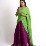 Suma Kanakala Instagram - Radiate elegance in your every step💚😊✨ . styled by @stylebyannapurna styling team @I.deekshasetti Wearing: @yamini_vanga Jewwellery @alluringaccessories.a2 Makeup @madhu_derangula Hair @thrinath_nambara_ Photography @valmikiramuphotography #sumakanakala #anchorsuma #anchorsumakanakala #kanakalasuma