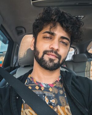 Sumedh Mudgalkar Instagram - Your outlook towards yourself shapes up the world you experience. 
Do not forget to learn today.
Do not forget to seek answers from yourself.
Earn your genuine trust, aim for the fish’s eye!🖤

#ruggedmorninglook