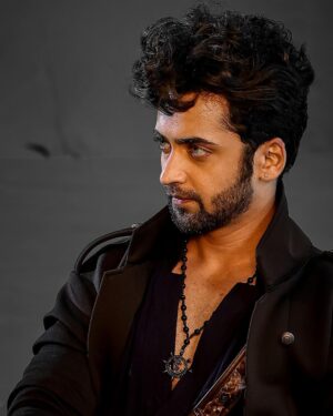 Sumedh Mudgalkar Instagram - Letting the energy come,
Letting it be itself. 
1 day to go.. 🖤