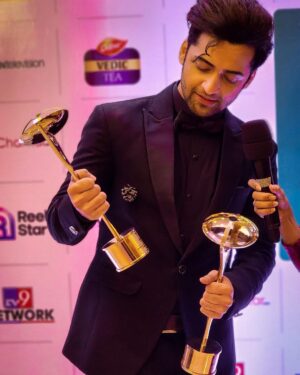 Sumedh Mudgalkar Instagram - What a wonderful night, thank you for having me #TellyAwards2023. 

Fan Fav. Actor - Sumedh Mudgalkar 💫
Fan fav. Show - Radhakrishn 💫

Although i was present at the venue, i was holding it.
It belongs to the entire team without whom I am nothing, and the vast super audience of people who voted, loved and embraced us with our flaws. 

‘This is ours’ ❤️

(Happy Sumedhian’s day in advance) 🤭❤️

@mallika_singh_official_ @sktorigins @kingbasantbhatt @rahultewary @nitin.m.gupta @starbharat @hitenganatra @abd.ur.rahman2122 @kaulritesh @swastikproductions @loknath.pandey @madanbashyal @zalakdesaiii @amitcoolamie (aur bohot saare talented log)
