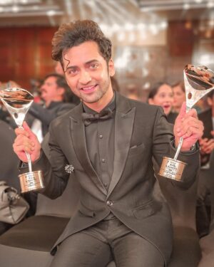 Sumedh Mudgalkar Instagram - What a wonderful night, thank you for having me #TellyAwards2023. 

Fan Fav. Actor - Sumedh Mudgalkar 💫
Fan fav. Show - Radhakrishn 💫

Although i was present at the venue, i was holding it.
It belongs to the entire team without whom I am nothing, and the vast super audience of people who voted, loved and embraced us with our flaws. 

‘This is ours’ ❤️

(Happy Sumedhian’s day in advance) 🤭❤️

@mallika_singh_official_ @sktorigins @kingbasantbhatt @rahultewary @nitin.m.gupta @starbharat @hitenganatra @abd.ur.rahman2122 @kaulritesh @swastikproductions @loknath.pandey @madanbashyal @zalakdesaiii @amitcoolamie (aur bohot saare talented log)