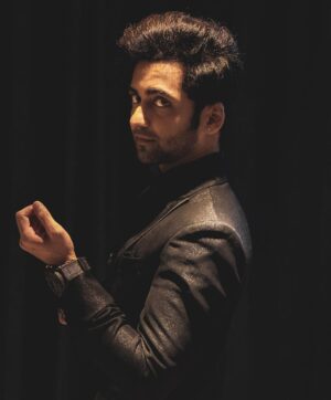 Sumedh Mudgalkar Instagram - No batman but know how to deal with the dark🖤
#TellyAwards2023 

Designed by @manishkumar330_