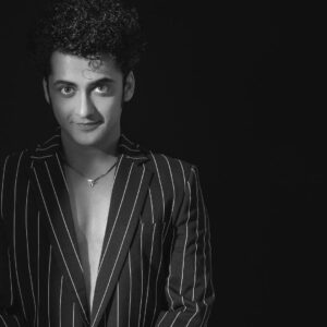 Sumedh Mudgalkar Instagram - Inability to face life’s challenges will surely break us for the good.
Unwillingness to face the challenges will surely diminish us. 

.

Styled by amazing @krishi1606 
Photography by supacool @artographybysagar 
Wearing @mastersdesignerstudiosurat 
Footwear @fhos_india
Makeup by beautiful @amuthevar
Hair by my brother @hair_artist_omkar