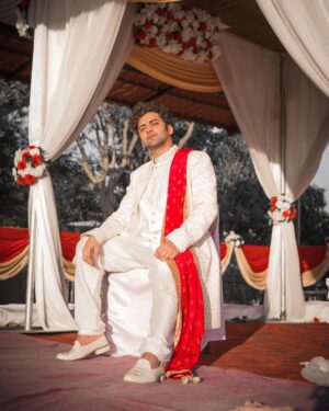 Sumedh Mudgalkar Instagram - We all have the right to shine.
Even on the inside. ✨❤️
.
.
.
.
@kalakar_0055 📸 

Location- @yogvihar_resort