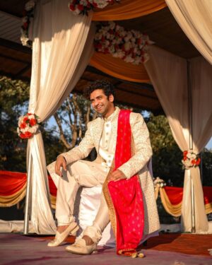 Sumedh Mudgalkar Instagram - We all have the right to shine.
Even on the inside. ✨❤️
.
.
.
.
@kalakar_0055 📸 

Location- @yogvihar_resort