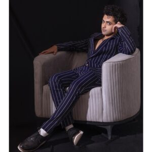 Sumedh Mudgalkar Instagram - Inability to face life’s challenges will surely break us for the good.
Unwillingness to face the challenges will surely diminish us. 

.

Styled by amazing @krishi1606 
Photography by supacool @artographybysagar 
Wearing @mastersdesignerstudiosurat 
Footwear @fhos_india
Makeup by beautiful @amuthevar
Hair by my brother @hair_artist_omkar