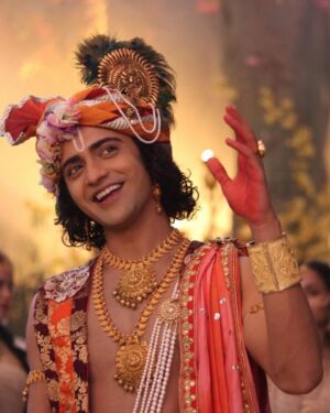 Sumedh Mudgalkar Instagram - After portraying Krishn for 4 years, i still always feel like i’m arjuna in life, being guided by him. 
And this day feels so beautiful. 
Thank you Krishn for giving me an opportunity to portray you with the best of my abilities. As with blessings this actor passes on to different characters and work, i always feel the best shot was few steps ahead of what i did, there’s much more I could’ve done for your portrayal. I guess i will feel this always, such is the beauty and divinity of your persona that portraying you is not just anyone’s cup of tea. One can just try and try with everything he has and still lack to show what you truly feel like✨
I am truly grateful for whatever you have given me in life.
Life kinda feels hard when i am not connected with you, sometimes i am distracted with negativity and all other things world inside and outside has to offer. 
And As soon as i connect back to you and the teachings you’ve given, life looks peaceful, the mist is cleared, steps i start taking, and the steps i take make sense to me. 💯
Importance of karma, importance of focussing completely on karma and not the results it might produce, whether it be fame, money, personal relationships, social media, and fighting the all important ‘expectations’. 
My baby steps to your guidance. 
Thank you my mentor, my friend. 
Mere Krishn. Muskuraate Rehna. 🙏🏻
Shubh Janmashtami! ❤️❤️❤️