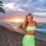 Summer Rae Instagram – If she says she doesn’t want sunset pics she can’t be trusted… Laniakea Beach
