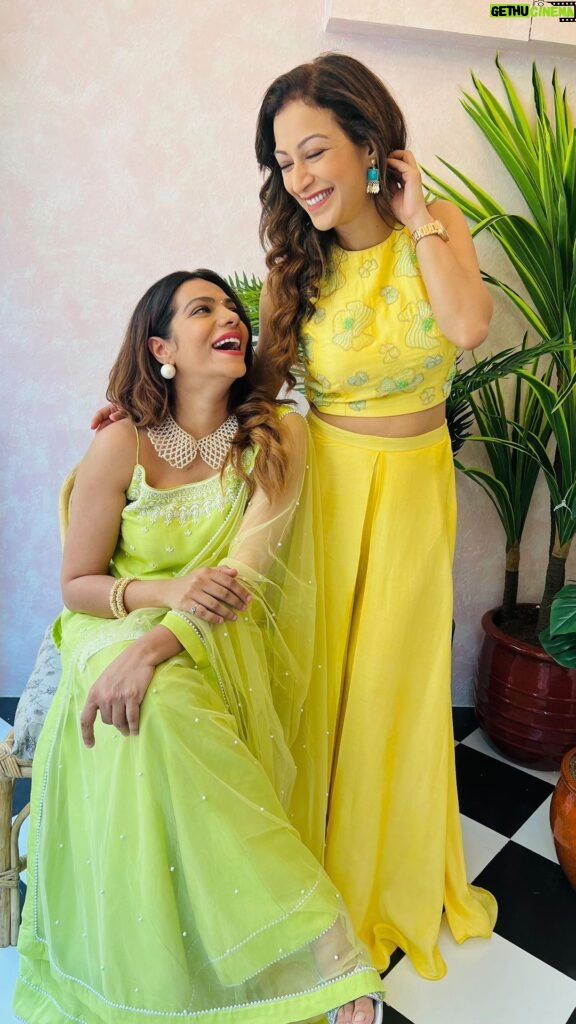 Sunayana Fozdar Instagram - Coz Friends who Dress together Slay together ✨ Festive Season Just got better!🎉 Wearing @monaandvishu Pr @viralmantra #festivewear #ethnicwear #festivities