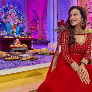 Sunayana Fozdar Instagram - पुढच्या वर्षि लवकर या ! गणपती बप्पा मोरया 🙌

Ganpati Bappa bringing us Faith, hope and blessings😇