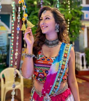 Sunayana Fozdar Instagram - Late Post 😌After all Garba is a Vibe !☺️💃🏻

This one is for you all 🫶