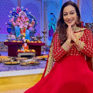 Sunayana Fozdar Instagram - पुढच्या वर्षि लवकर या ! गणपती बप्पा मोरया 🙌

Ganpati Bappa bringing us Faith, hope and blessings😇