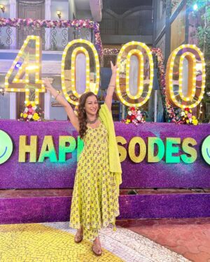 Sunayana Fozdar Instagram - Grateful ,Thankful and Humbled✨🙏#taarakmehtakaooltahchashmah @taarakmehtakaooltahchashmahnfp Completing 4000 Episodes !!!fortunate to be a part of this Journey of winning hearts and making people smile 🫶🥰

Wishes and Love to the Entire Team to all who have contributed in this Journey 🧿 And to our ever Loyal,Loving audience who’ve Loved us like family 🙏