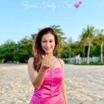 Sunayana Fozdar Instagram - We are now a 1Million fammmmmmm❤️ One thing that I have learnt in this Journey is Consistency and Believing in Yourself every single day especially on days no one does 😊❤️ And lastly …never stop believing in the power of goodness and Love that is what got us here❤️🫶 #lovemyinstafamily P.S: Was waiting to post this one ….😂😂😂