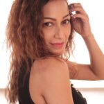 Sunayana Fozdar Instagram - On Days I feel a less Loved …i shall Love myself the most ❤️ #notetoself #pushingmyselftobeabetterme