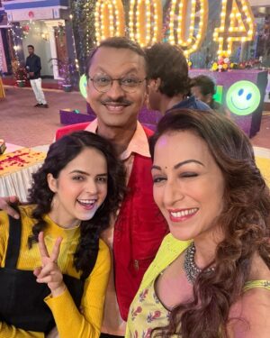 Sunayana Fozdar Instagram - Grateful ,Thankful and Humbled✨🙏#taarakmehtakaooltahchashmah @taarakmehtakaooltahchashmahnfp Completing 4000 Episodes !!!fortunate to be a part of this Journey of winning hearts and making people smile 🫶🥰

Wishes and Love to the Entire Team to all who have contributed in this Journey 🧿 And to our ever Loyal,Loving audience who’ve Loved us like family 🙏