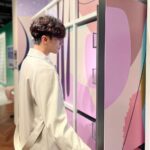 Sung Hoon Instagram - 삼성가전 둘러보기 *입장 시 발열 확인, QR코드 전자출입명부 작성 등 방역패스(접종증명·음성확인제)를 적용, 인원 수 제한 및 모든 스텝의 마스크 착용으로 사회적 거리두기 방역 수칙을 철저히 따랐습니다. #광고 #비스포크인피니트 #삼성비스포크