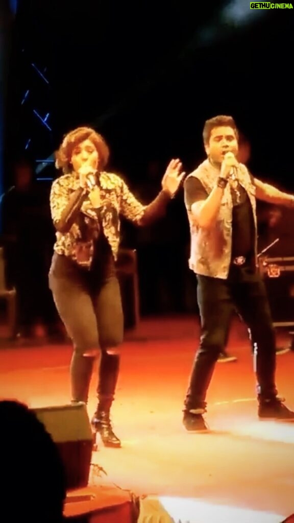 Sunidhi Chauhan Instagram - I am missing it badly 🥹🥹 This song and our dance 💃🕺 You are only The One @sunidhichauhan5 😍😍, The Best ❤️ #sunidhichauhan #discodeewane #memories #stage #rakeshmaini #dance #love #instamood #best