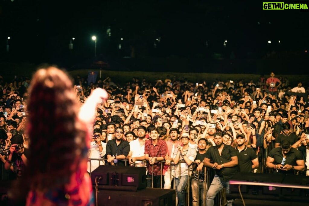 Sunidhi Chauhan Instagram - Visiting Goa is always so special❤️ But this time performing at #BitsGoa was the icing on the cake! Yummy 😋 Just perfect 😍 Styled by @saumyathakur #styledbysaums Outfit @eshaamiinlabel1 Jewels @silverstreakstore Boots @londonrag_in Makeup @makeupbyrishabk Hair @hairstylistmanju #Goa #sclive #sunidhichauhan #liveperformance #concert #giglife #sunidhichauhanlive #goadiaries #musician #singers #livemusic