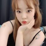 Sunny Instagram - 뭐?! 이렇게 예쁜 써니를 2021 Oh-GG 시즌 그리팅에서 만날수 있다고?!?! 훠우!