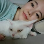 Sunny Instagram - 집에서 뭐하긴요 그냥 누워있지요 #집순이는누워만있어도 #24시간이모자라 #넷플릭스봐요 #웹툰봐요 #네눈아파요