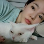 Sunny Instagram - 집에서 뭐하긴요 그냥 누워있지요 #집순이는누워만있어도 #24시간이모자라 #넷플릭스봐요 #웹툰봐요 #네눈아파요