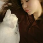 Sunny Instagram – 가끔 너무 튕겨서 얄밉다가도… 잘때되면 팔베개  해달라고 찡찡거리는 너를 어쩌면 좋니?! 사랑해 딸랑구~♡ #밀당의귀재 #헤어나올수없는 #소금