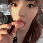Sunny Instagram - 오랜만에 먹으니까 띠용! 할 정도로 맛있는 마카롱ㅋㅋㅋㅋ #당충전 하라고 매니저 창진찡이 #쓱 건내준 #마카롱