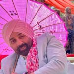 Sunny Deol Instagram - Spread Love, Be Happy! 😊😁
