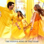 Sunny Deol Instagram – Its time to set the dance floor on fire! 🔥
#AggLagdi #SongOutNow

Directed by @avnish.barjatya
Starring @the_rajveer_deol @palomadhillon

Music @shankarehsaanloy | Lyrics @kamil_irshad_official | DOP @chirucam | Choreography @vijayganguly | Vocals @siddharth.mahadevan @lisamishramusic
@kanikkakapur @rohankhurana7 @adiinandaa @manikpapneja @poojan_chhabra

@rajshrifilms @officialjiostudios @donothefilm @zeemusiccompany #DonoTheFilm

*