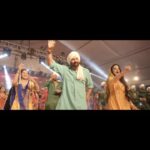 Sunny Deol Instagram - The Sound of Gadar Music Concert was a truly magical experience, and we owe it all to our amazing fans who brought an incredible amount of energy! 🫶🏻💖 Advance booking open now. Book your tickets! (Link in bio) #Gadar2 aa rahi hai bade parde par 🔥 lagane iss Independence Day! 🇮🇳 Cinemas mein 11th August se 🎞️ @zeestudiosofficial @gadarmovie_official @ameeshapatel9 @iutkarsharma @anilsharma_dir @anilsharmaprod @shaktimaan6963 @mithoon11 @uditnarayanmusic @shabinakhanofficial @quadri.sayeed @simratkaur_16 @manishwadhwa.in @hellomontysharma @mrgravitas @zeemusiccompany @zee5 @zeecinema @zee5global @indirapuramhabitatcentre