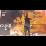 Sunny Deol Instagram - Loving this street art for #Gadar2 #Gadar2 releases in cinemas on 11th August , Book your tickets now