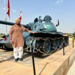 Sunny Deol Instagram - Started the Promotion of #Gadar2 with my friends at Border Security Forces, Longewala Rajasthan. Remembering Brigadier Kuldeep Singh Chandpuri and all the brave martyrs who fought the Battle of Longewala and wrote History. It’s always an overwhelming feeling to be at such a historic place with our bravehearts and share the love. Thank You @bsf_india Jai Hind!