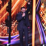 Sunny Deol Instagram - What a #Gadar Night at #zeecineawards !! ✨✨ Truly humbled to have been the Viewers Choice for #BestActor. It’s you all and for you, my people , my audience and my fans! ❤️🤗🤗 Truly overwhelmed with all the love and support. Keep Loving always ♾️