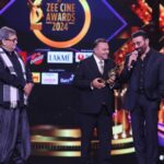 Sunny Deol Instagram - What a #Gadar Night at #zeecineawards !! ✨✨ Truly humbled to have been the Viewers Choice for #BestActor. It’s you all and for you, my people , my audience and my fans! ❤️🤗🤗 Truly overwhelmed with all the love and support. Keep Loving always ♾️