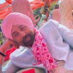 Sunny Deol Instagram - Spread Love, Be Happy! 😊😁